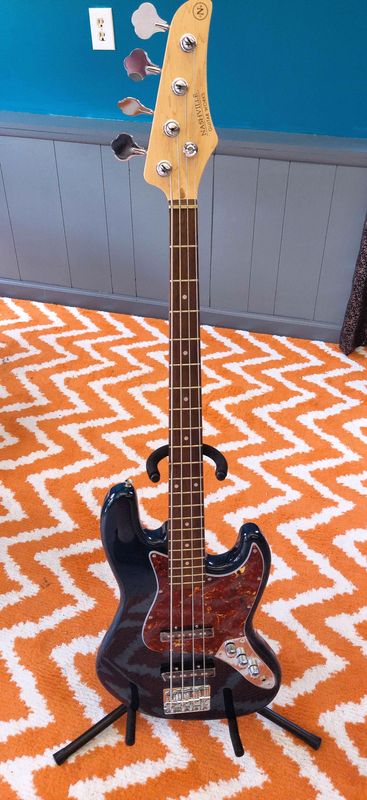 Nashville Guitar Works Jazz Bass NGW220BL