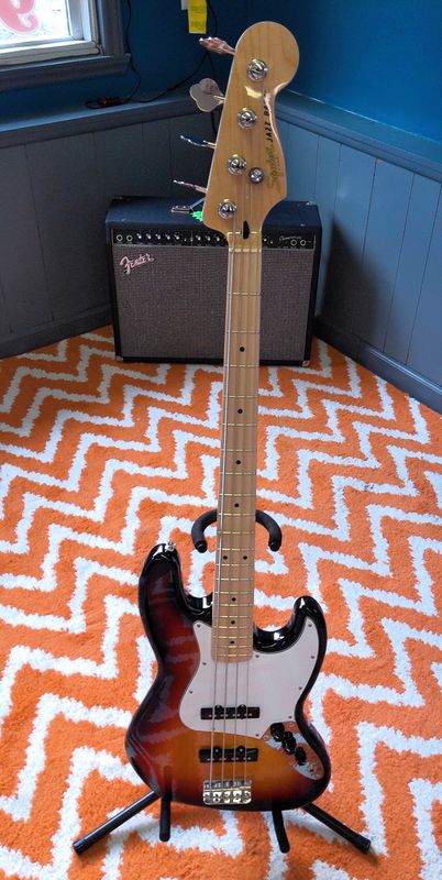 Squier Affinity Series Jazz Bass Sunburst