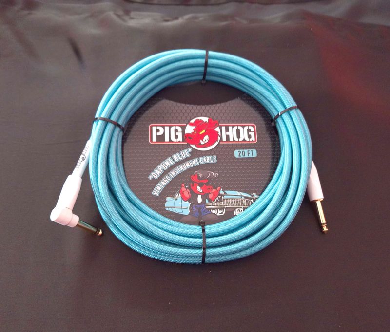 Pig Hog Cable Daphne Blue 20ft Right Angle