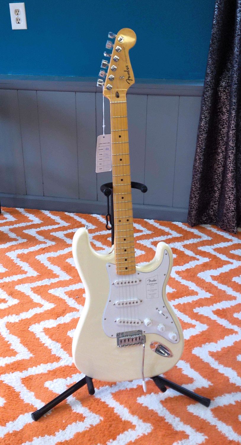 Fender Standard Strat
