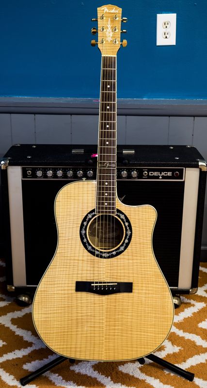 FenderT Bucket 400 CE Acoustic/Electric Guitar