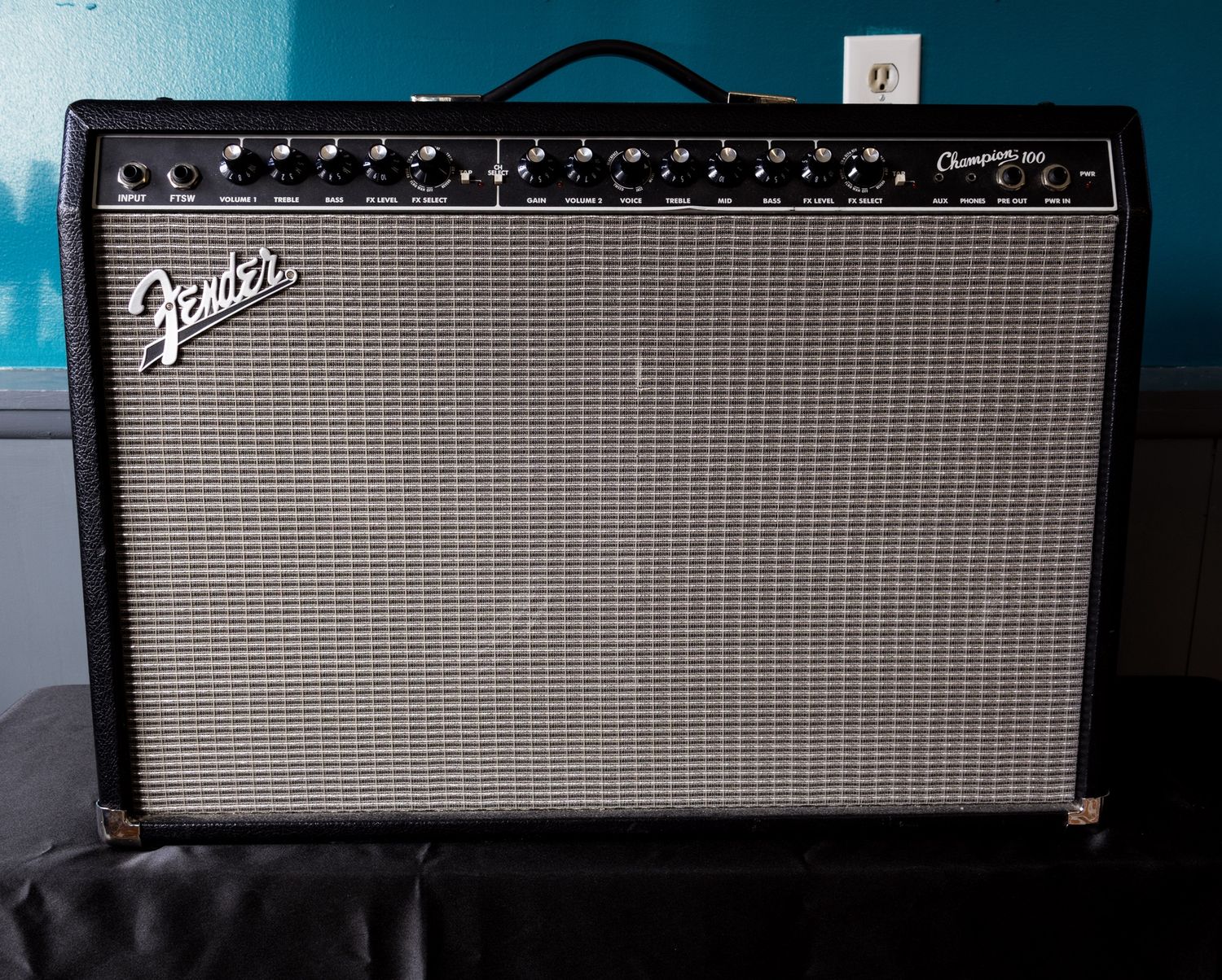 Fender Champion 100 watt 2x12-Used