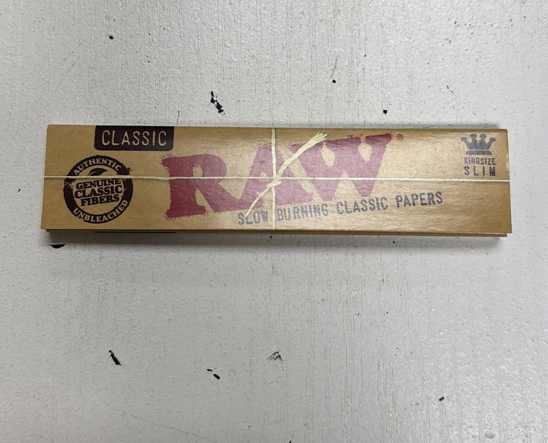 Raw Classic Rolling Papers King Size
