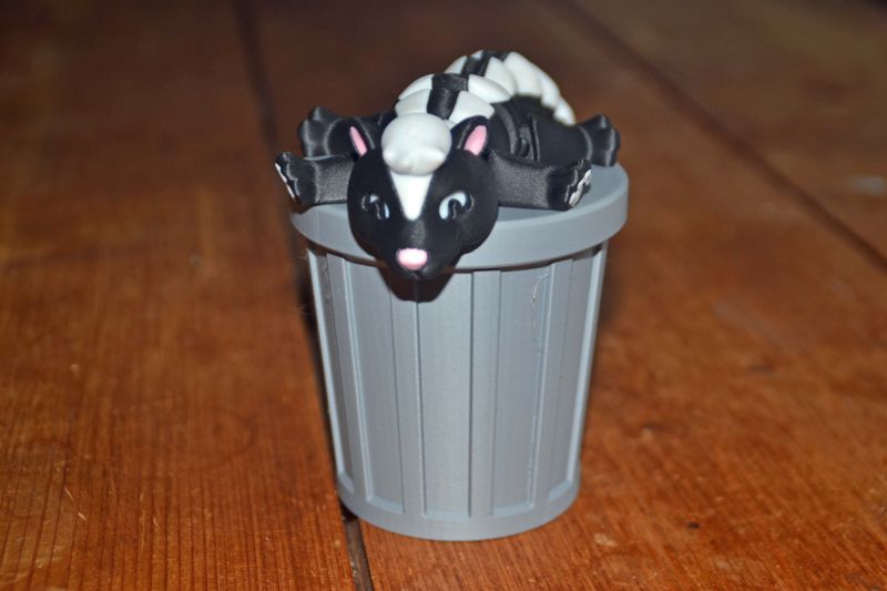 Trashcan Animal Simon het Stinkdier