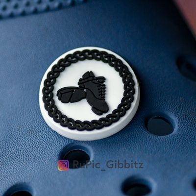 Heavy shoes White circular