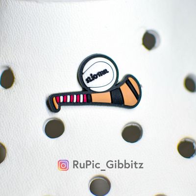 Hurl &amp; Sliotar (Maroon &amp; White Grip)