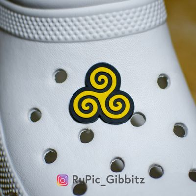 Celtic triskelion (triple spiral) croc charm