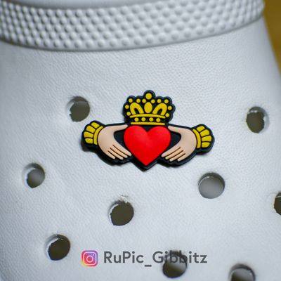 Claddagh Ring symbol croc charms (various colours)
