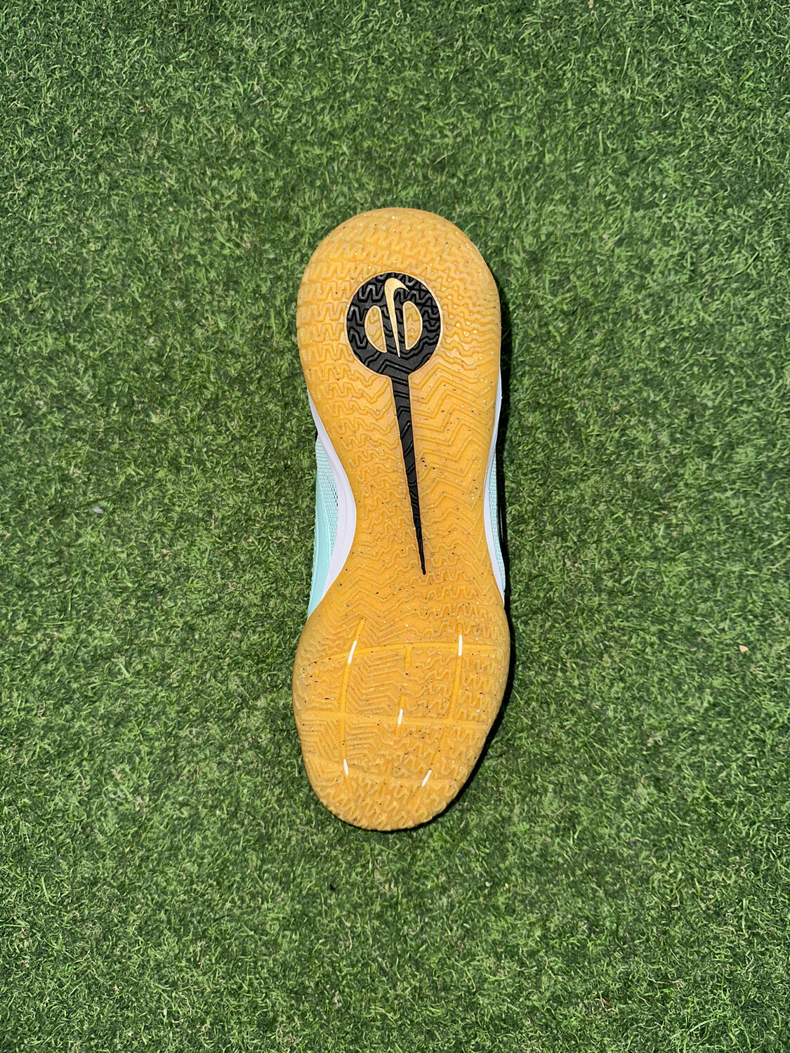 NIKE LEGEND ACADAMY IC