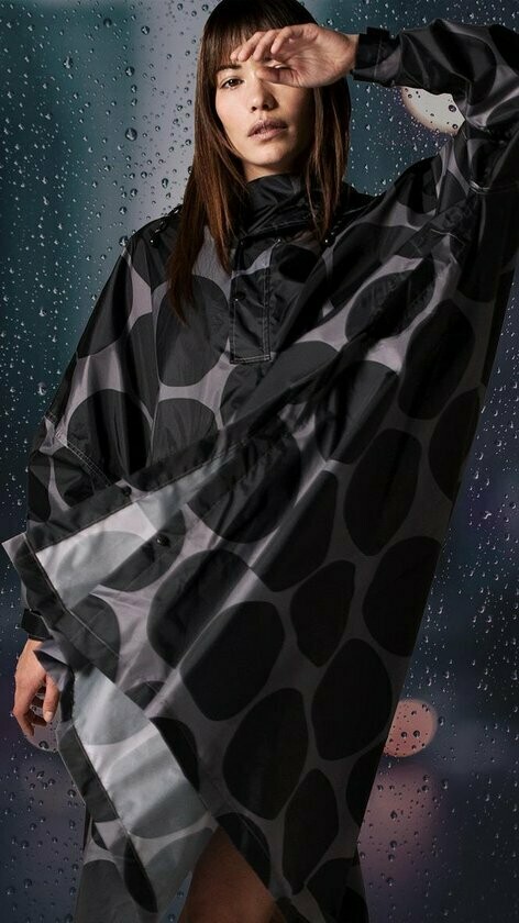 Rainkiss Poncho Black Polka