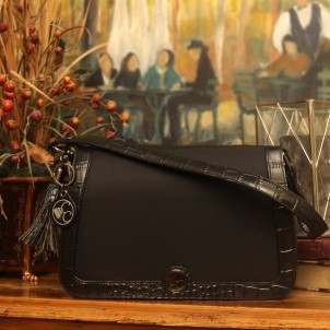 Concealed Carrie Black Microfiber Clutch
