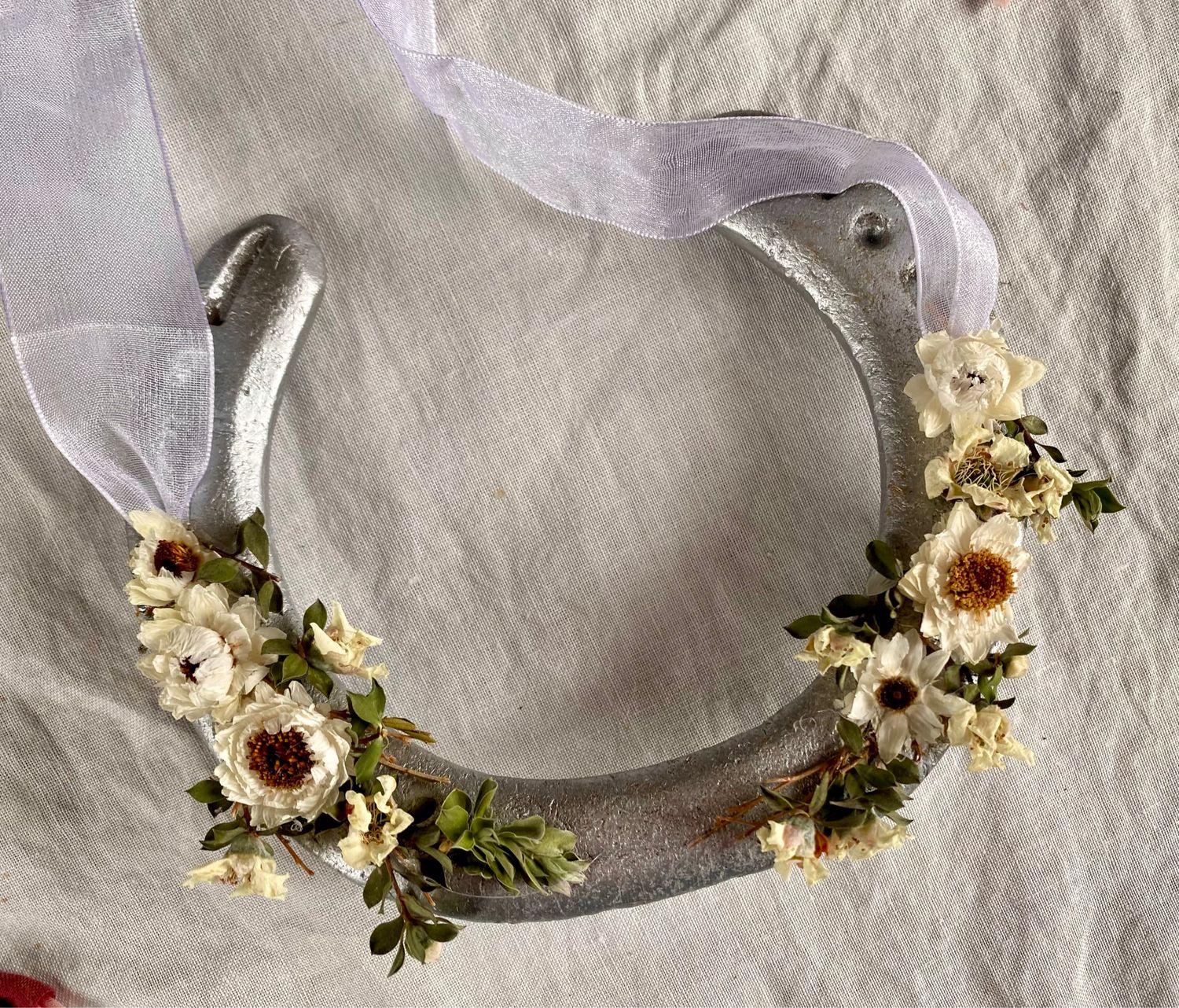 Horseshoe - Silver , Whites &amp; Creams