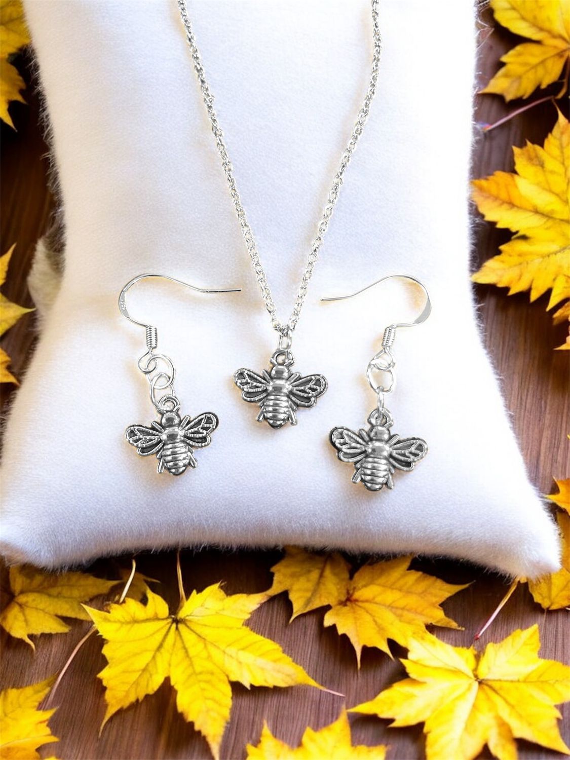“Bee” Jewellery Set