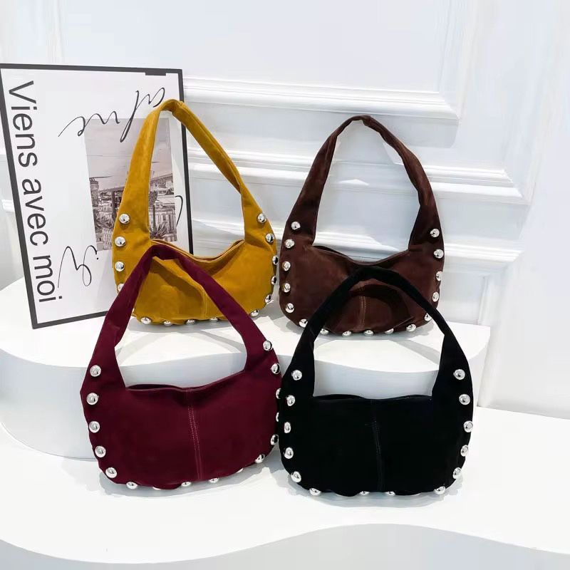 HOUSE MOON RIVET3630