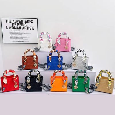 CUBE TOTE 2388