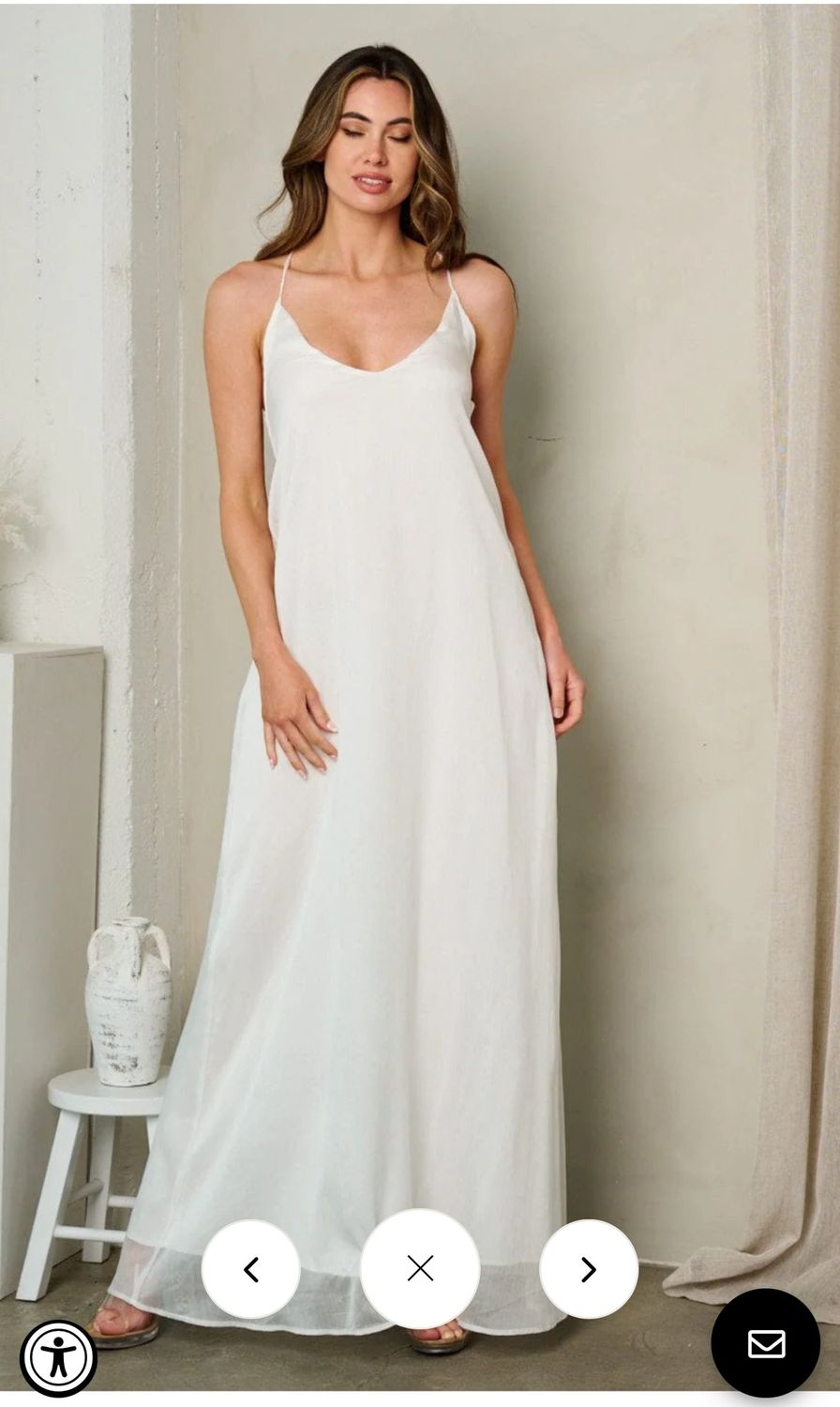 WOMEN&#39;S SLEEVELESS V-NECK OPEN BACK MAXI DRESS