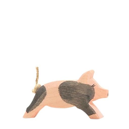 Spotted Piglet running
