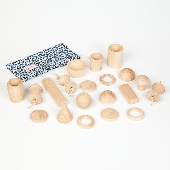 Wood Natural Treasure Basket With 20 Elements