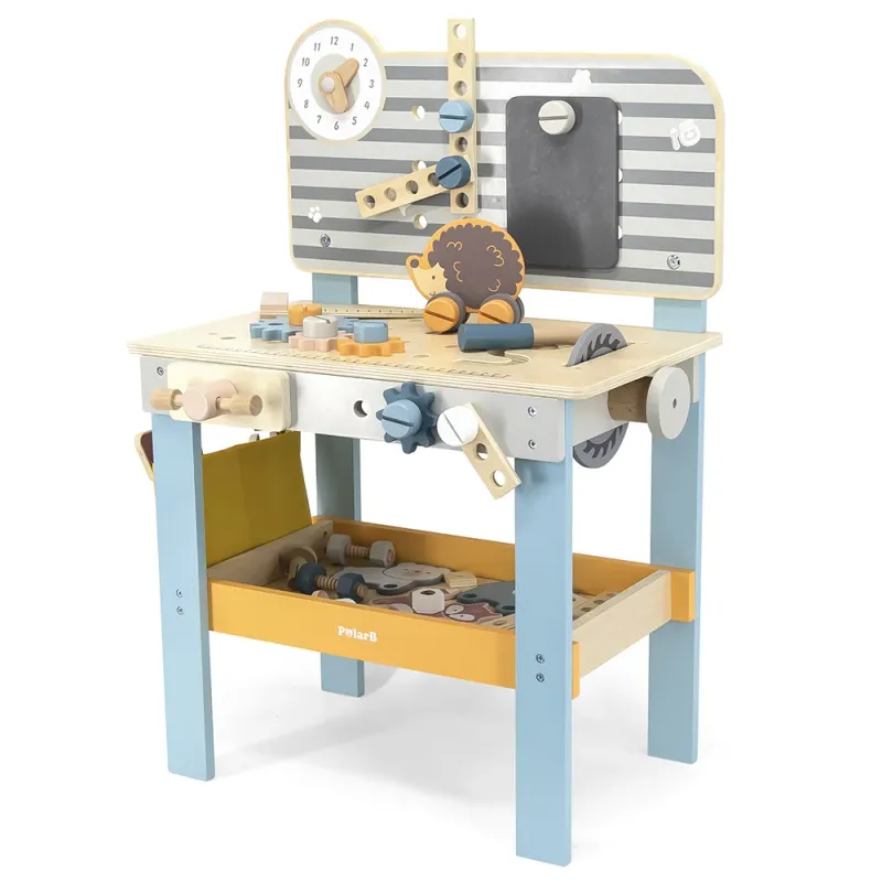 Mesa de trabajo con herramientas