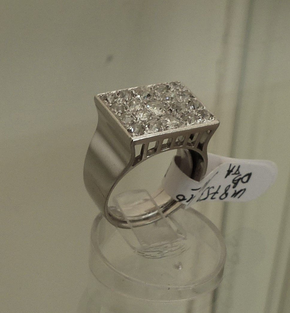 Bague tank en diamants