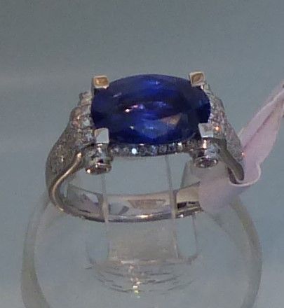 Bague Saphir naturel diamants