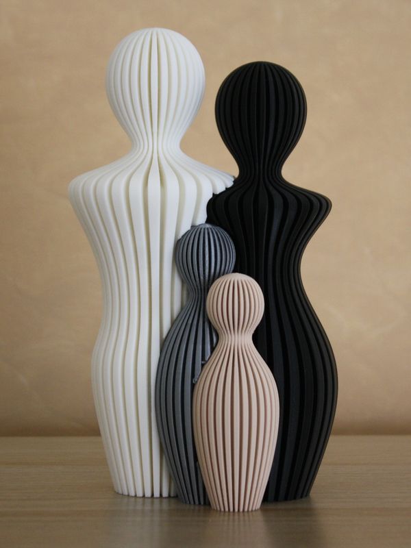 Familie im modernen Rippendesign