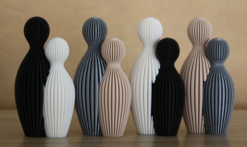 Zwei Kinder im modernen Rippendesign