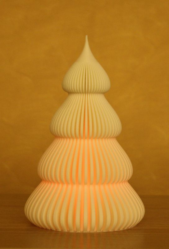 Weihnachtsbaum 17 cm Hoch im modernen Rippendesign