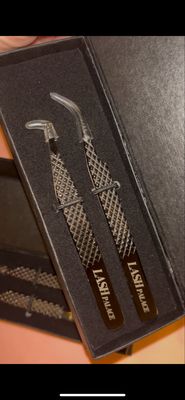 Tweezers