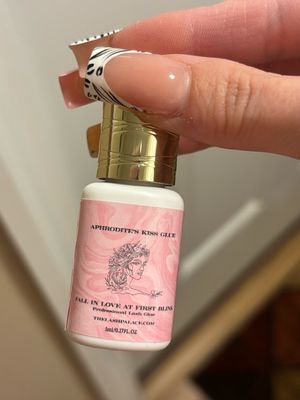Aphrodite’s Kiss Clear Glue 5ML