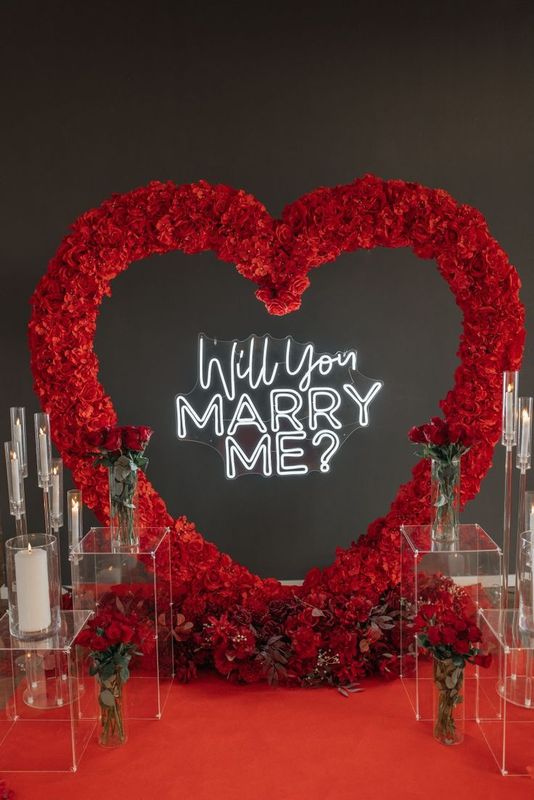 &quot;Will you Marry Me?&quot; Giant Rose Heart  (RED)