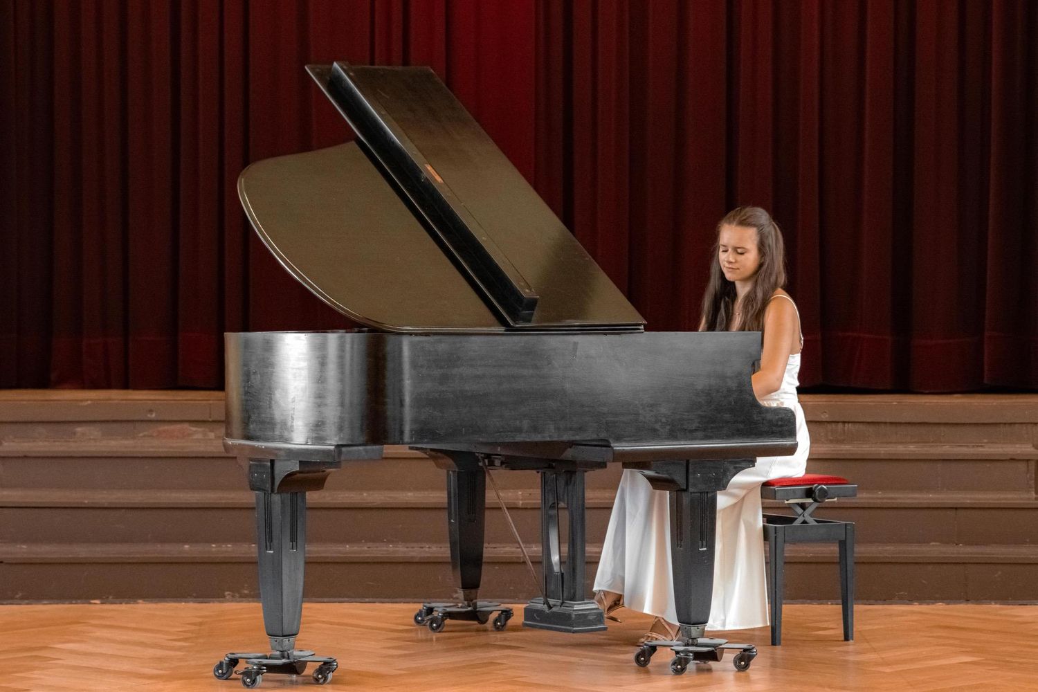 Hangarkonzert - Pianoabend &quot;Klangreise&quot; am 03./04.10.2025