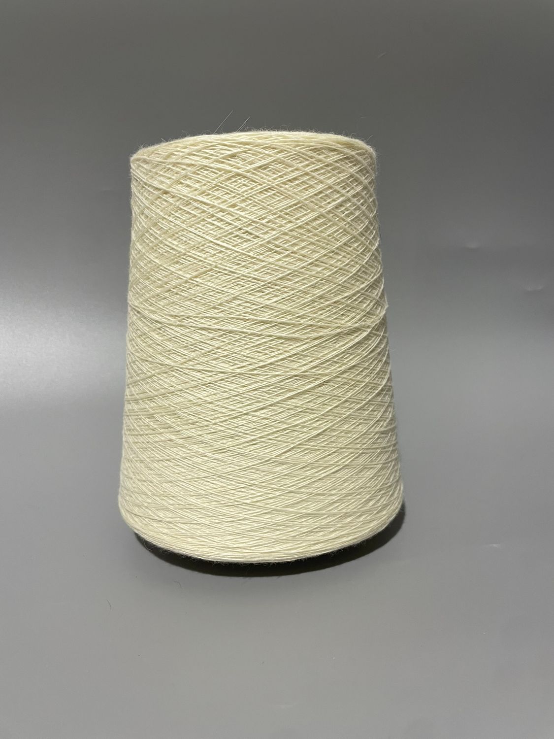 Linsieme cashmere, 1600m/100 gr, 100% cashmere