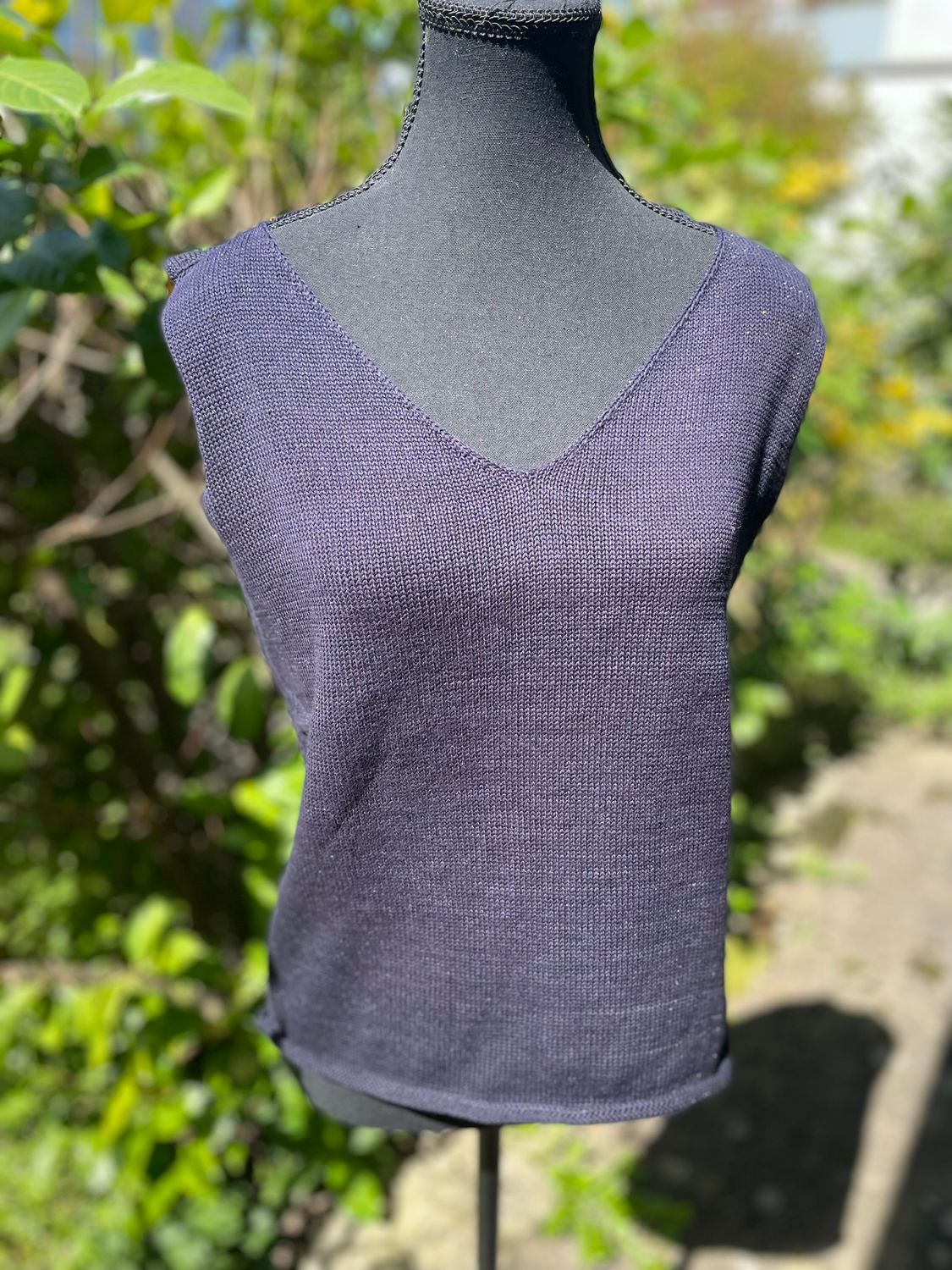 T-shirt in navy with decent lurex, 100% cotton, size M