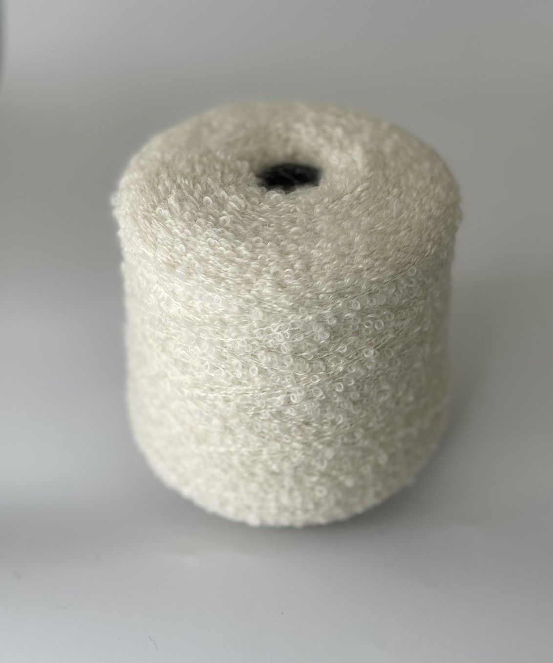 Soave Boucle 250m/100gr, 75% kid mohair 25% silk, white