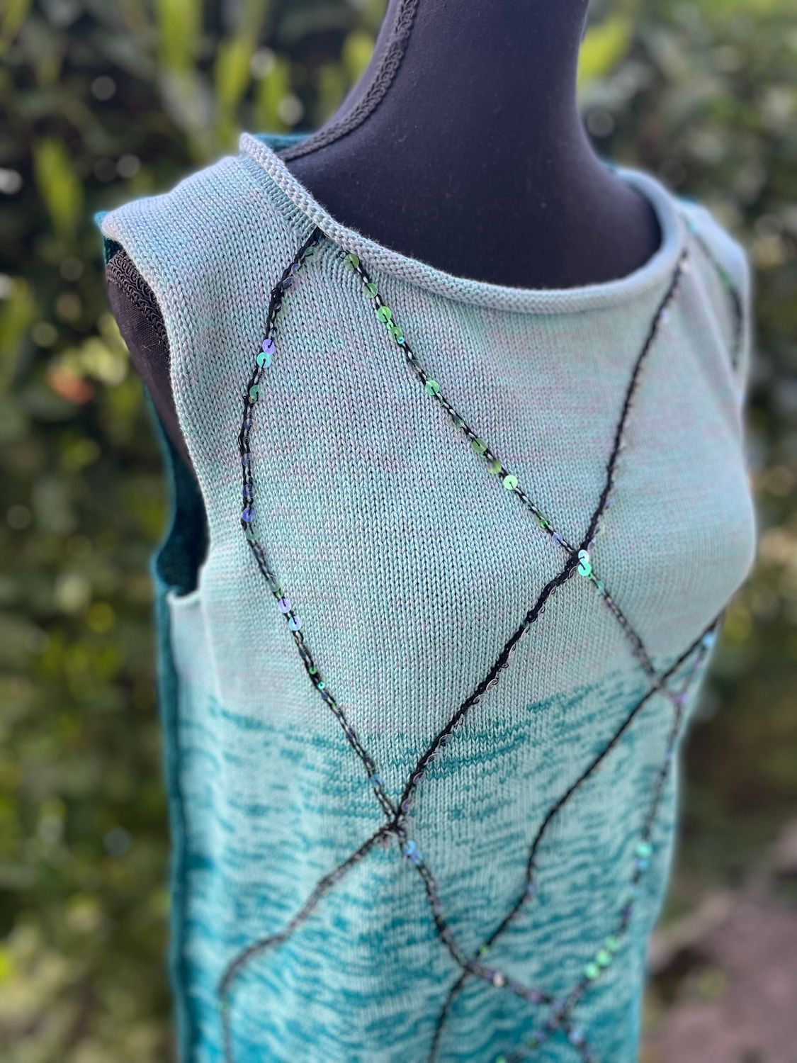 Dress with with decorative abstract sequin lines, 100% cotton, size M