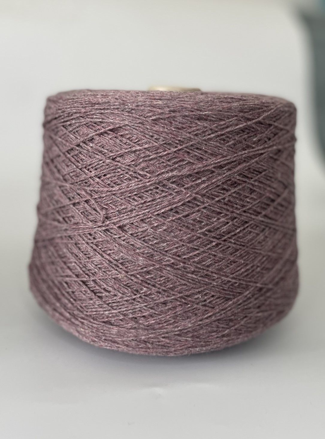 G&amp;G filati Divino 466m/100gr, 70% cashmere 30% silk lightaubergine melange
