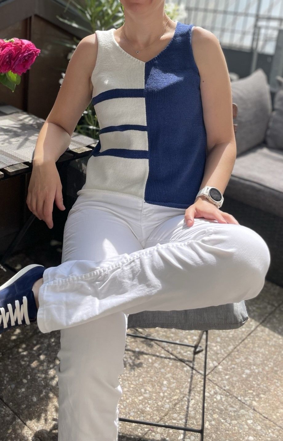 Striped T-shirt in blue/white with decent lurex, 100% cotton, size S