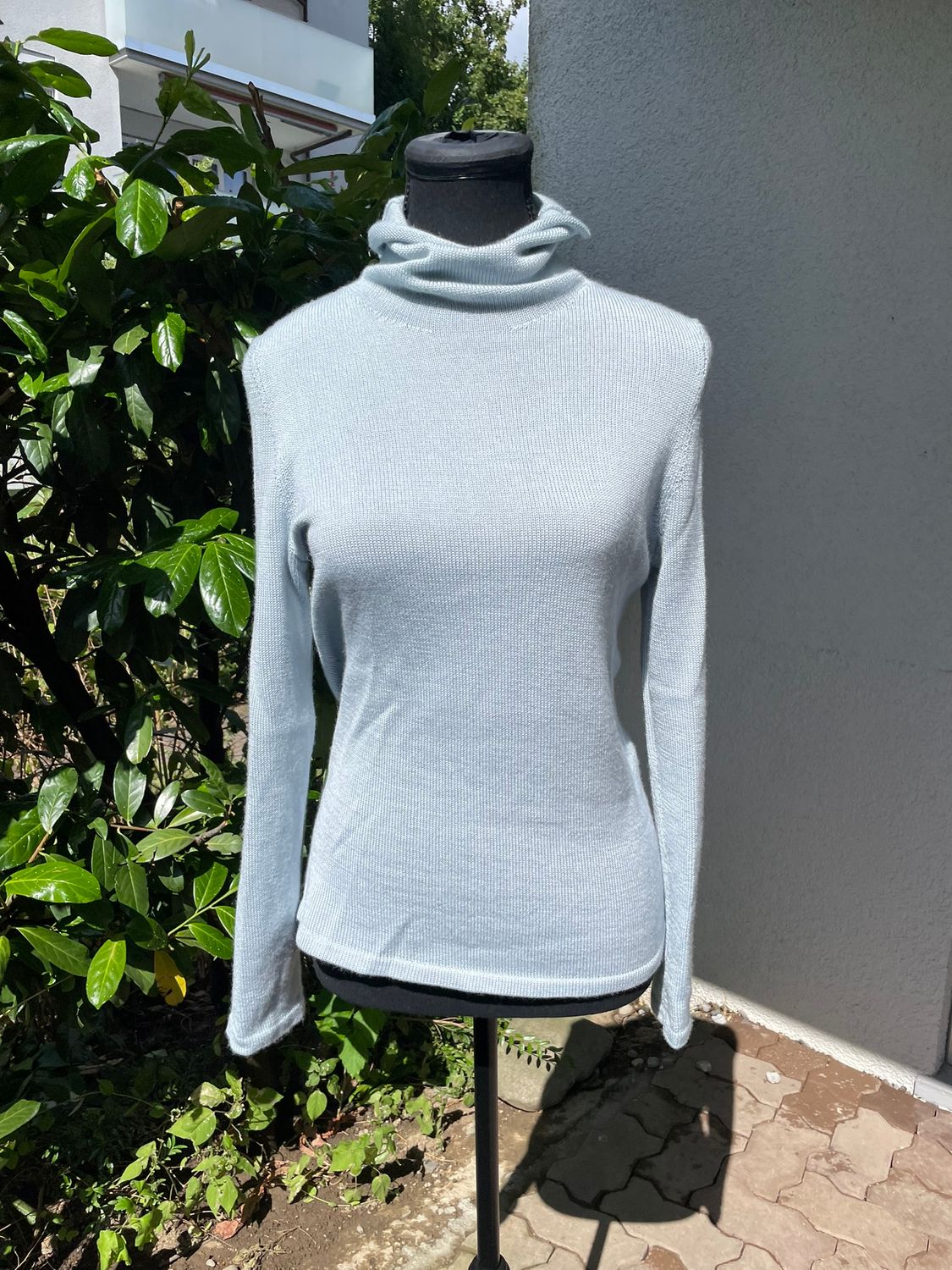Turtleneck sweater, light blue, 70% cashmere 30% silk, size S