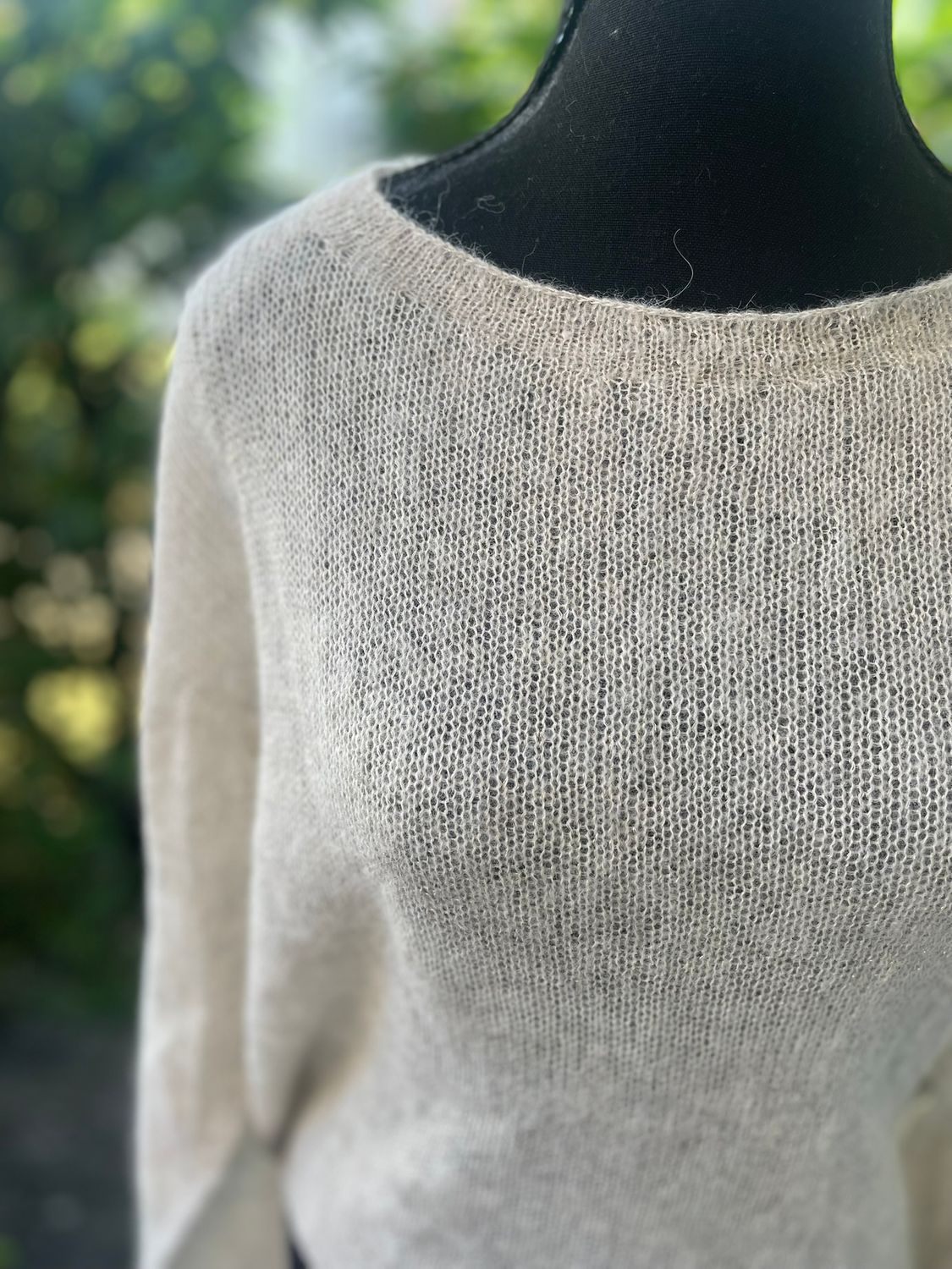 Lightweight sweater made of brushed alpaca with decent lurex, ecru, 67% baby alpaca 10%Merino 23PA, size S/M