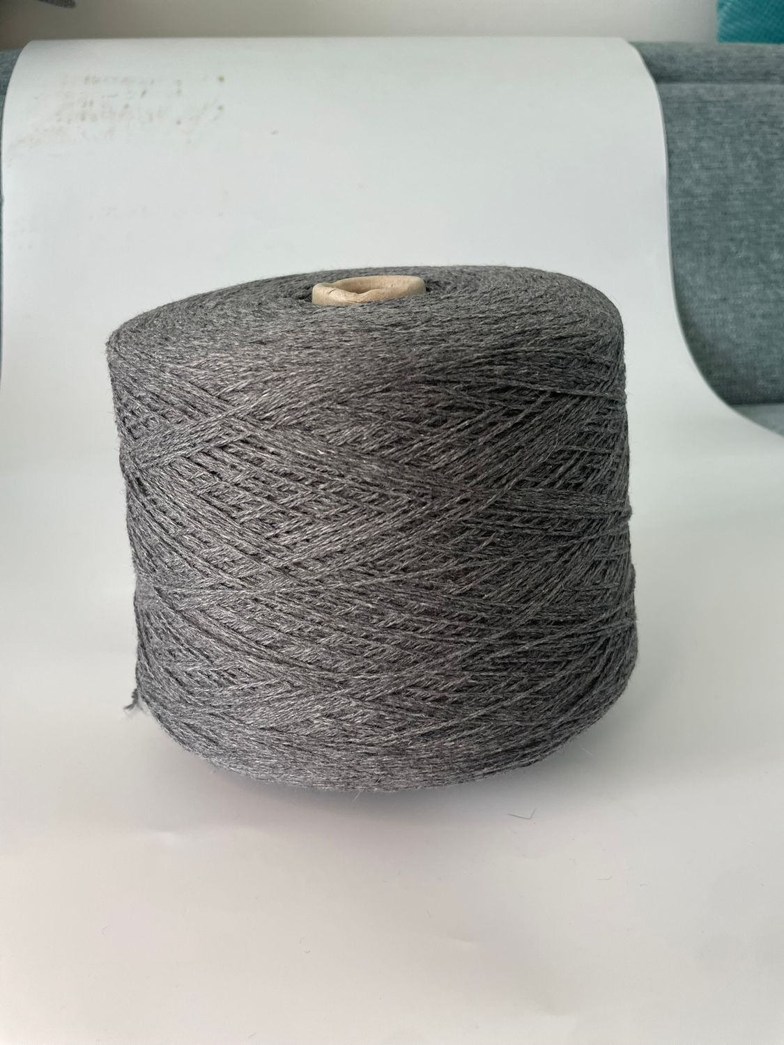 G&amp;G filati Divino 466m/100gr, 70% cashmere 30% silk, dark gray