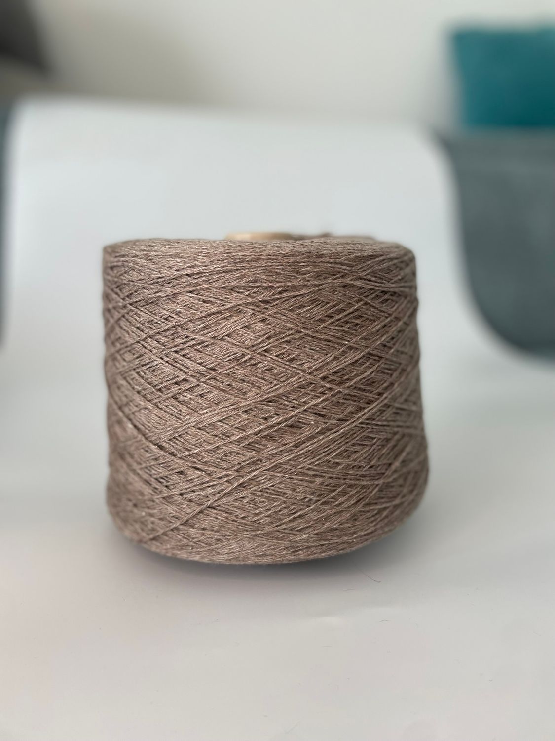 G&amp;G filati Divino 466m/100gr, 70% cashmere 30% silk, dark beige