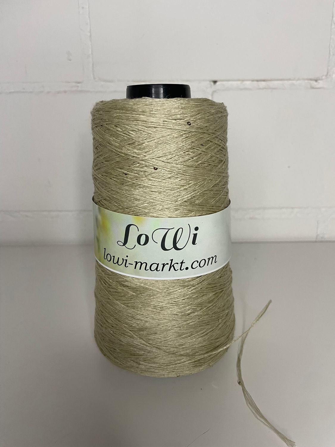 Filati Naturali 510m/100g, 100% linen, natural with silver sequins 1mm