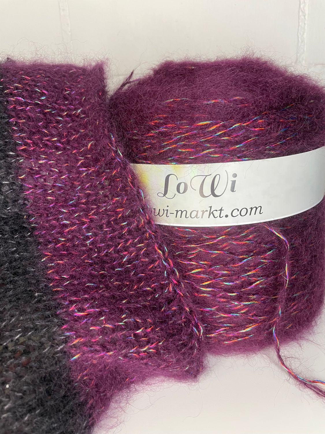 Sesia Ares 200m/100g, 50% kid mohair, 50% silk, berry tone with multicolor silk