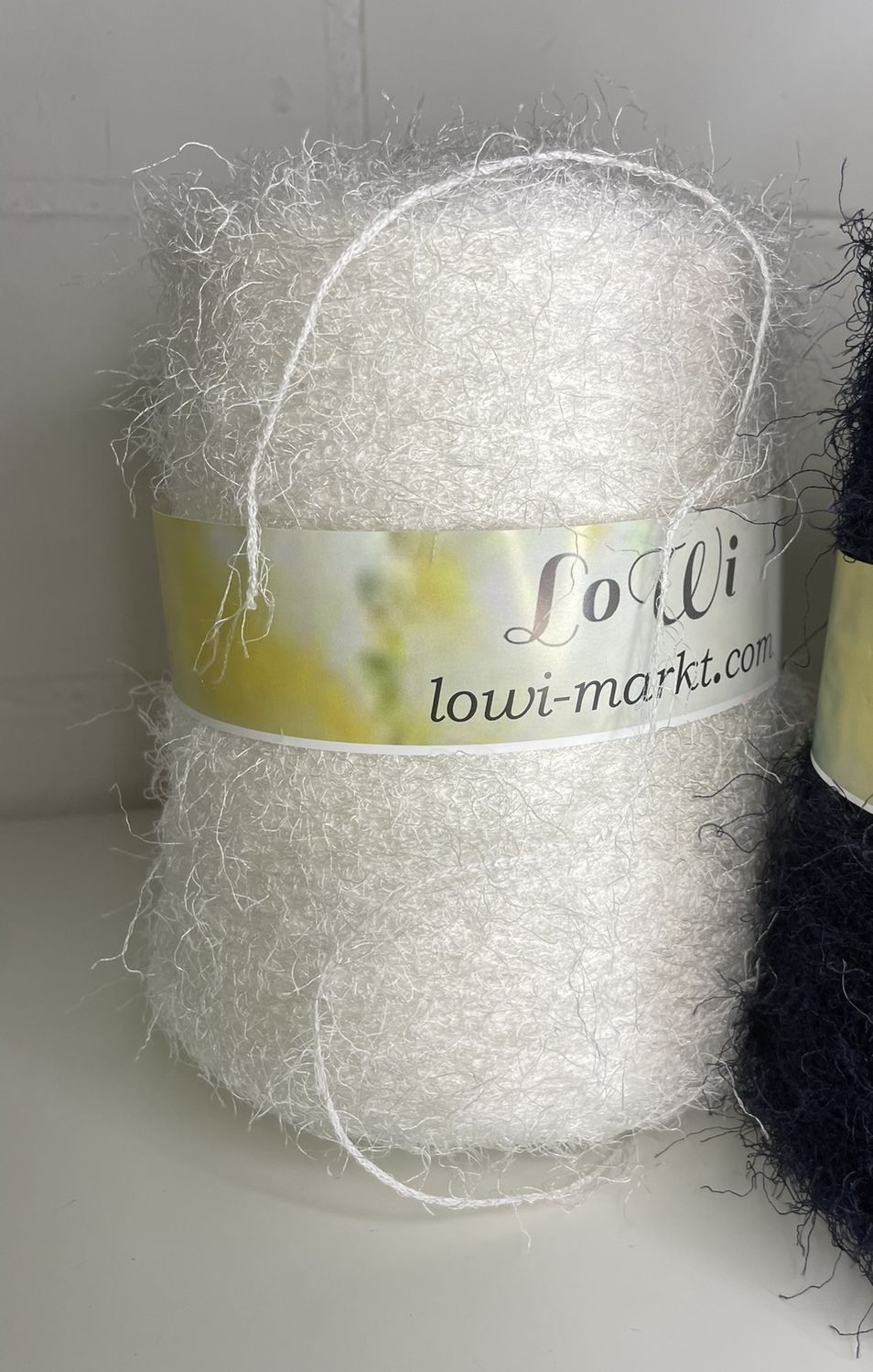 Luxury Fringed Yarn 520m/100g, 58% silk, 42% cashmere, white