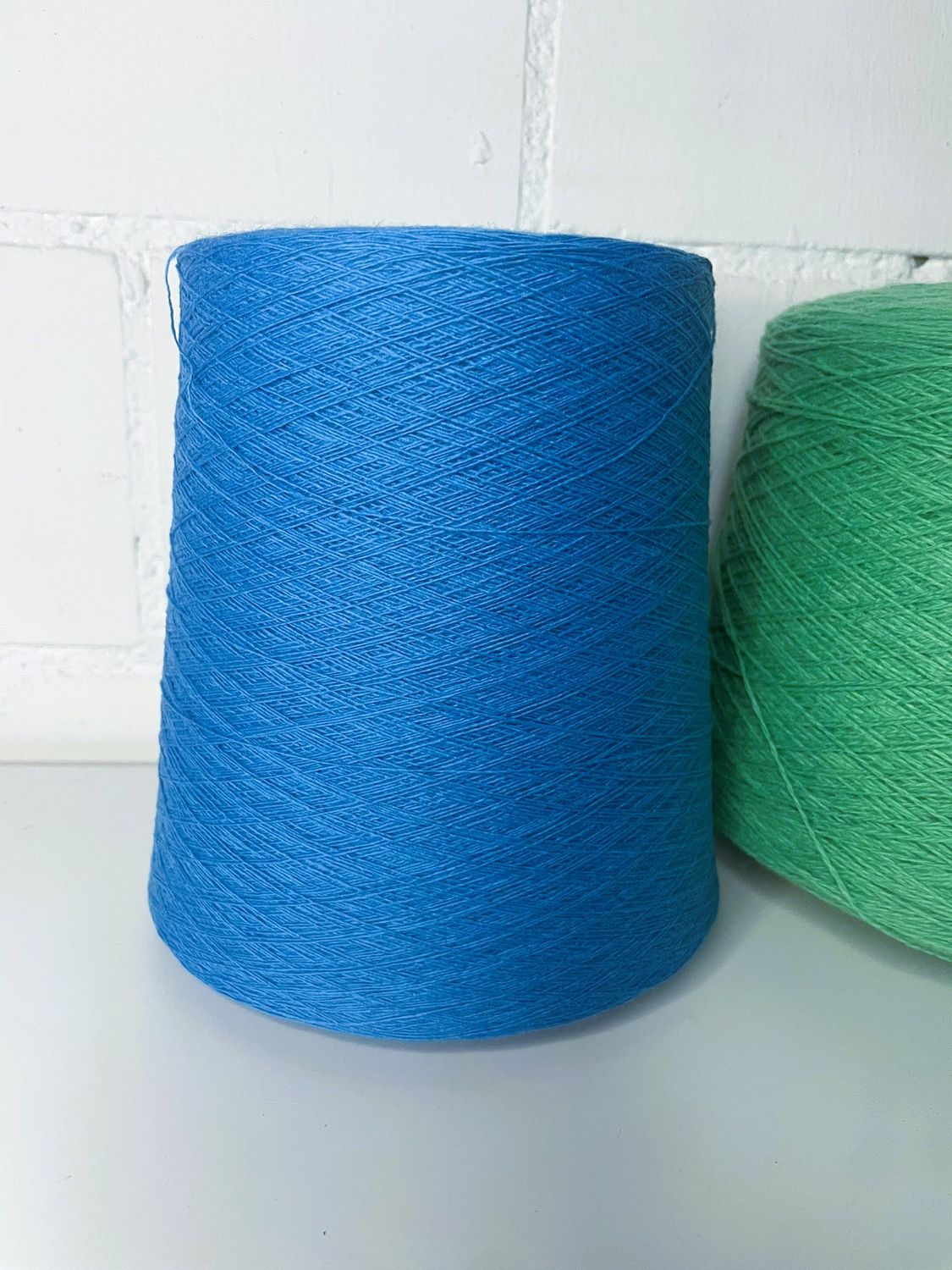 200 gr PAPI FABIO Dorothy 775m/ 100gr (2-threads 1550m/100 gr), 90% merino 10% cashmere, blue