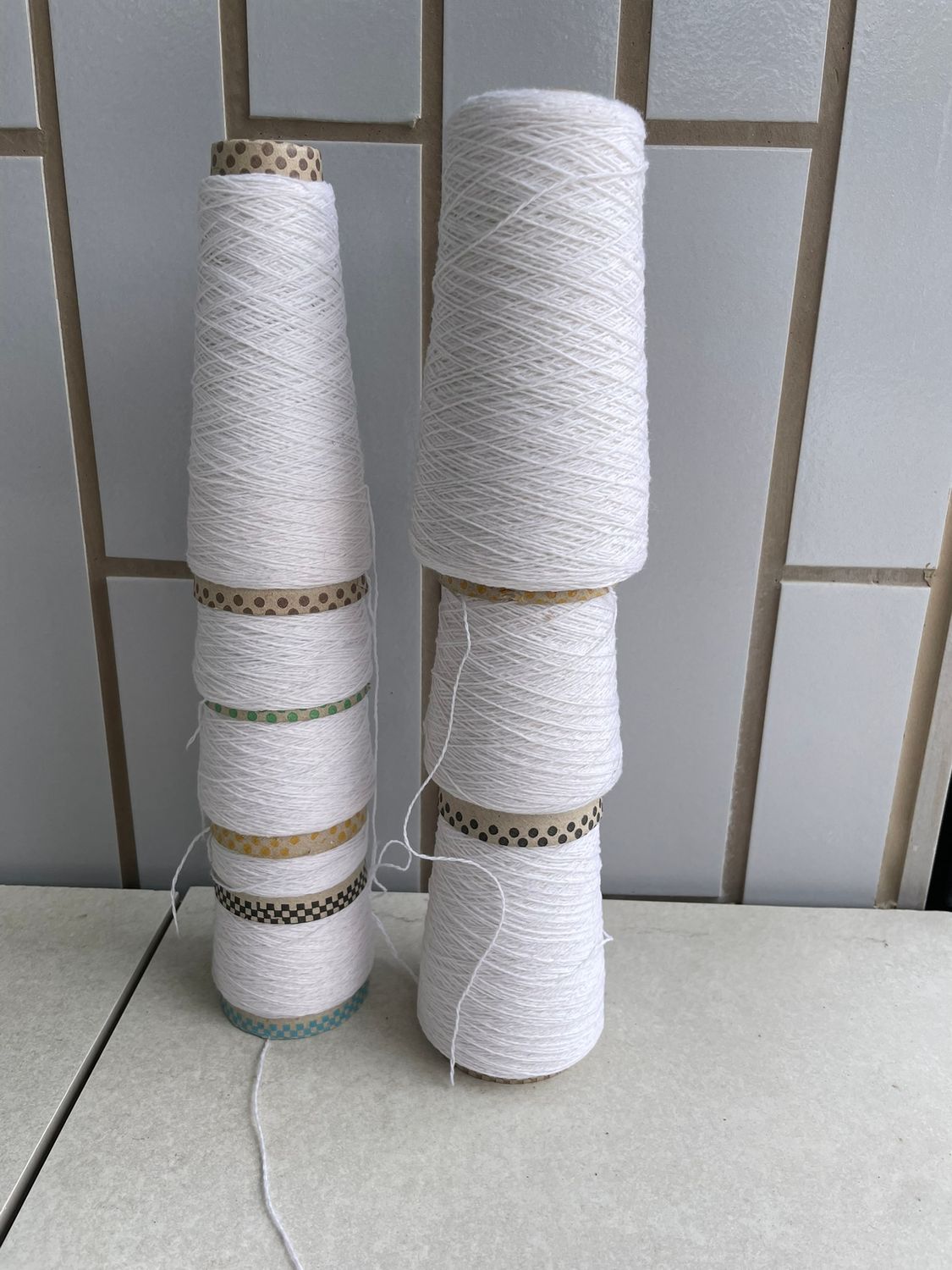 360 GR LUXUS cashmere- 8 cones, 550m/100 gr, 100% cashmere white