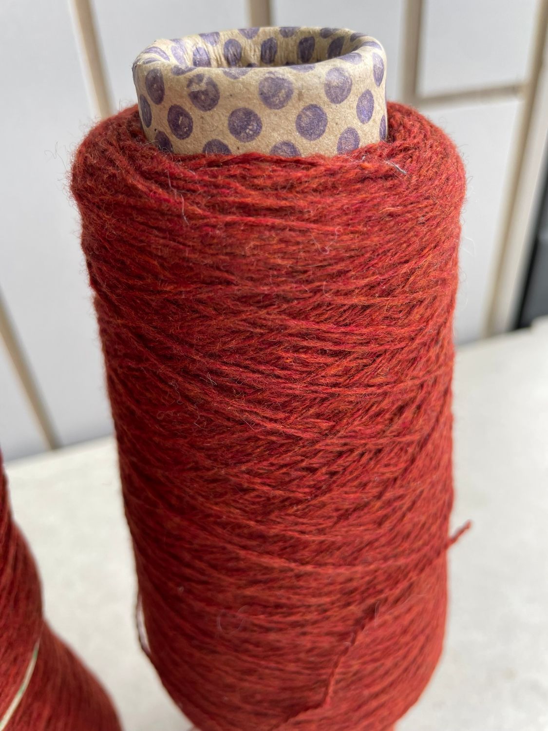 355 GR LUXUS cashmere- 6 cones, 550m/100 gr, 100% cashmere dark red brick