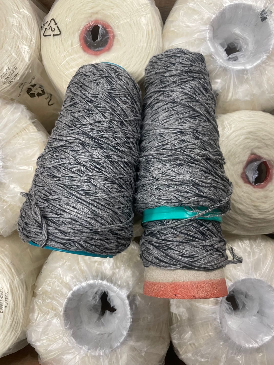 230gr in 3 cones LUXUS Cashmere , 225m/100 gr, 100% cashmere grey-navy melange(4grey+1navy)