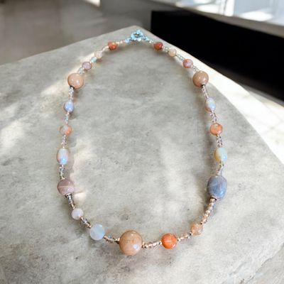 COLLANA DI PIETRE E PERLE